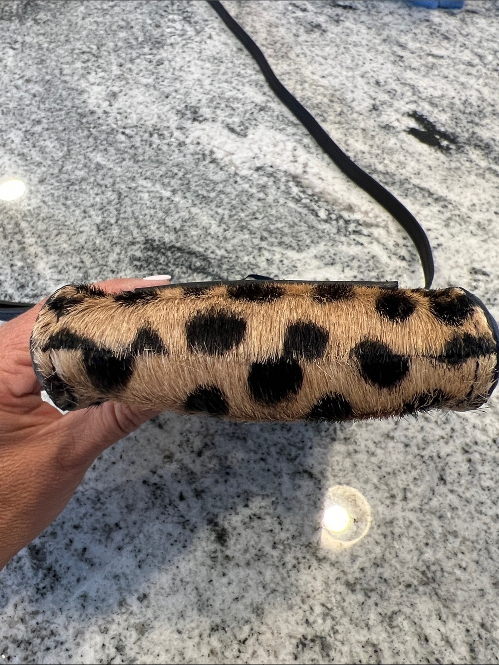Parker Thatch: Everyday Phone Wallet Crossbody - Leopard NWT! - Picture 5 of 11